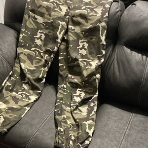 Men's Camouflage Cargo Jogger Pants - Olive Camo